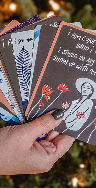 Illustrated affirmation deck for women by Studio Marilyn.
